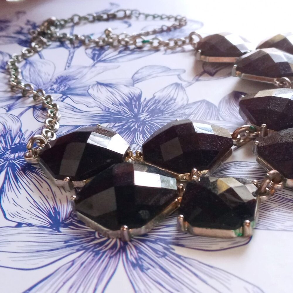 Elegant Black Faceted Geometric Stones Bib Statement Necklace Silver Accents - Picture 3 of 16